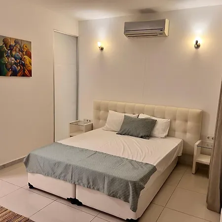 Umayra Boutique Hotel *